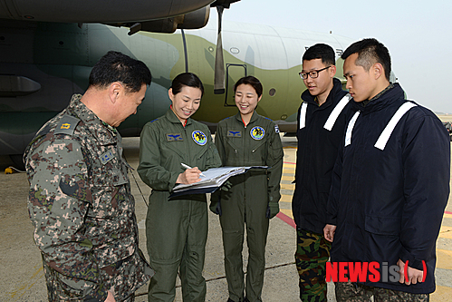 【서울=뉴시스】공군 여군 조종사 요원 ROTC 선발. (뉴시스DB)