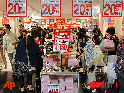 4월 일본 소비자지수 38.3·1.2P↓…"7개월 만에 저하"