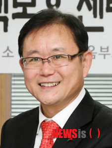 【서울=뉴시스】박근혜 대통령은 18일 오전 행정자치부 차관 정재근 안전행정부 지방행정실장을 내정했다. (사진=뉴시스 DB)  photo@newsis.com