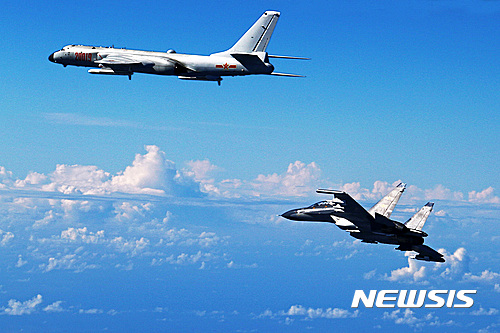 중국 폭격기, 대만섬 일주 원양훈련 실시...대만 압박