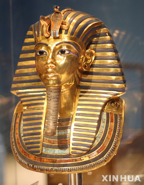 [카이로=AP/뉴시스] 이집트 카이로에 있는 국립 이집트 박물관에 17일(현지시간) 투탕카멘의 황금 마스크가 전시돼있다. 국립 이집트 박물관은 이날 카이로 타흐리르 광장에 있는 현재 건물로 이전한지 114주년을 맞았다. 2016.11.18 