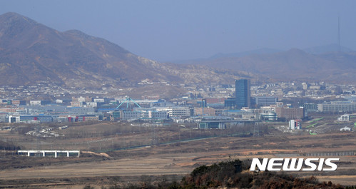 "개성공단 설비 뜯겨나가 장마당으로 팔려"···북한 내부 증언 나와 