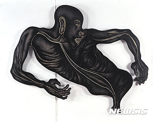 【서울=뉴시스】정복수, 생명의 초상, 1985, 하드보드지에 연필, 107.5x156.5cm