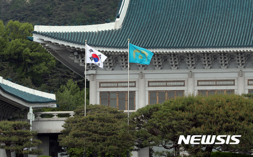【서울=뉴시스】청와대는 29일 북한·중국 정상회담이 한반도 정세 안정과 비핵화에 기여할 것이란 환영 입장을 밝혔다. 2017.05.10. photo@newsis.com