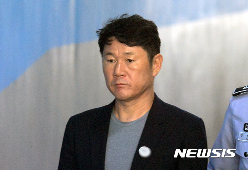 [속보]최경희, '정유라 입학 비리' 징역 2년