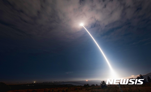 美, 대륙간탄도미사일 '미니트맨3' 시험 발사 성공
