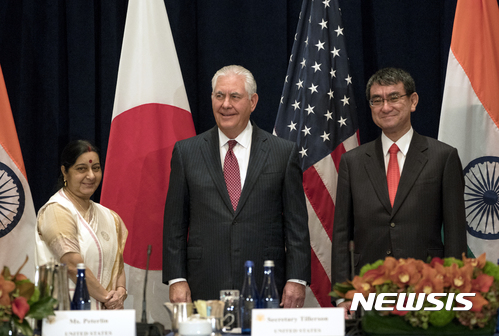 미국·일본·인도 외교장관 뉴욕서 회담···"대북 압력 최대한 강화"   
