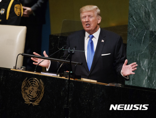 【뉴욕=AP/뉴시스】도널드 트럼프 미국 대통령이 19일(현지시간) 제72차 유엔 총회에서 연설하고 있다. 2017.9.20.
