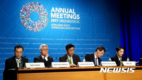 IMF "韓 경상흑자 GDP 대비 6% 이하 감소 전망"