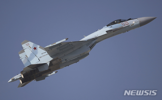 【서울=AP/뉴시스】 지난 22일 한국방공식별구역(KADIZ)을 무단 진입한 것으로 알려진 러시아 SU-35 전투기.