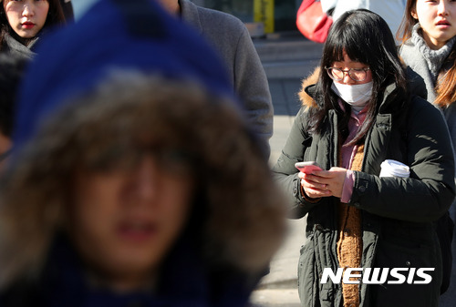 연기된 수능일도 '입시 한파'…강풍에 체감온도 '뚝'