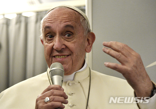 교황 "젊은이여,용기와 분별력으로 공포에 맞서라"