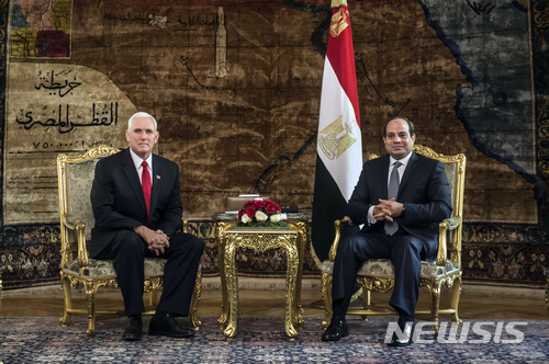 펜스- 엘시시 회담후 "미-이집트, 나란히 테러와 싸울 것" 
