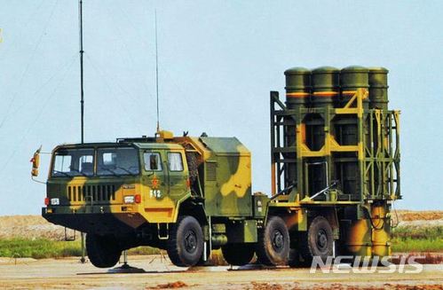 중국 인민해방군 최신형 지대공 미사일 훙치-16