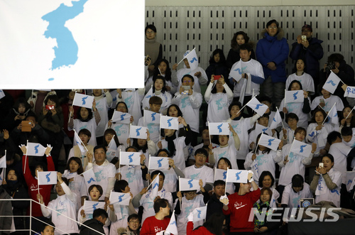 평창 1년···여자 아이스하키 단일팀, 남북 체육사 다시 쓰다