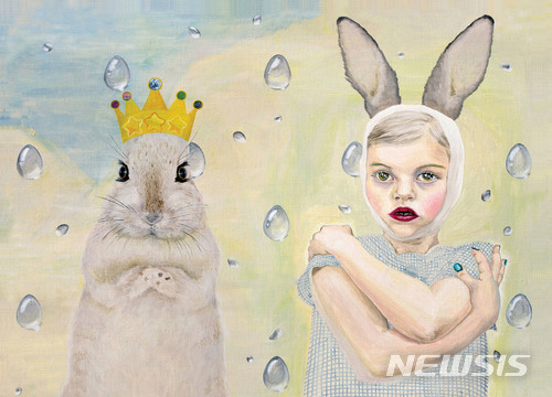 【서울=뉴시스】 이생, 사슴뿔을 한 아이와 품에 안긴 양, 2015, Oil on canvas, 60x73.2㎝