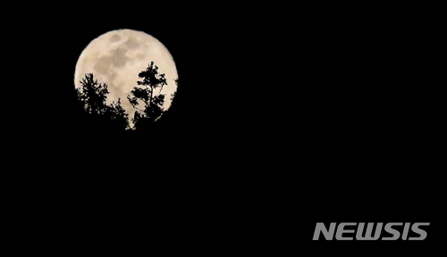 한가위 당일 전국 '맑음'…"보름달 잘 보입니다"