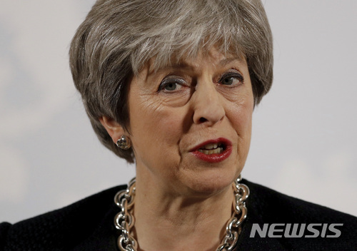 【런던=AP/뉴시스】테리사 메이 영국 총리가 2일(현지시간) 런던에서 브렉시트 관련 연설을 진행하고 있다. 2018.3.3.