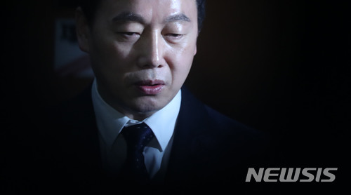 경찰, '성추행 의혹' 정봉주 내일 피의자 신분 소환