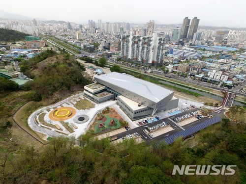 울산도서관 문화랜드마크로 자리매김… 하루 6000명 이용