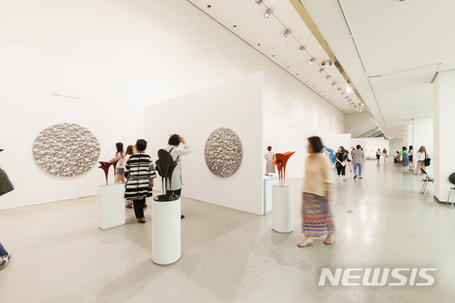 【서울=뉴시스】 '서울국제조각페스타 2018'이 12일부터 서울 예술의전당 한가람미술관 1,2,3층 전관 및 야외광장에서 열린다.