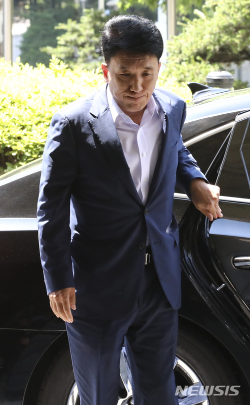associate_pic4