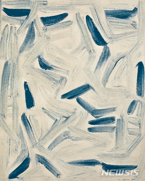 【서울=뉴시스】 이우환, 'East Winds',Oil and mineral pigment on canvas, 99.5×80.5cm, 1985, 추정가 5억5000~7억원