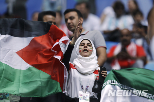'여자는 경기장 들어오면 안된다'…이란 축구대표팀 생각은?