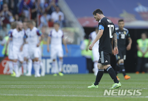 월드컵 첫 참가 아이슬란드, 메시의 아르헨티나와 1:1