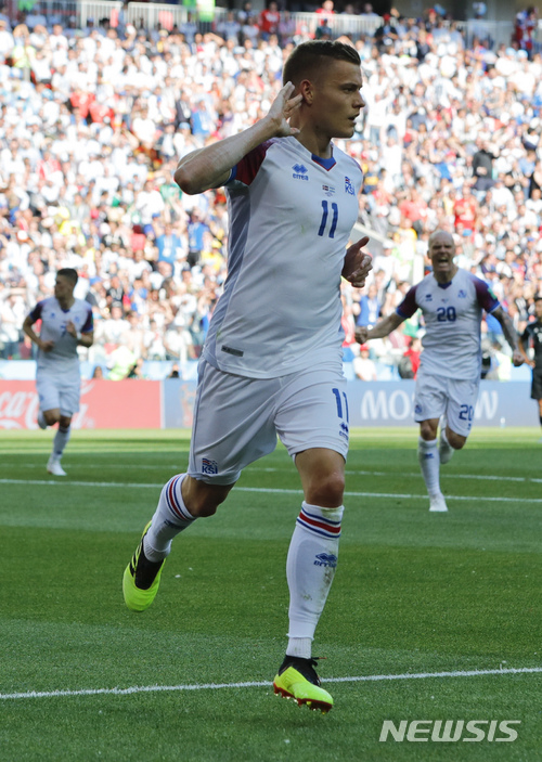 월드컵 첫 참가 아이슬란드, 메시의 아르헨티나와 1:1