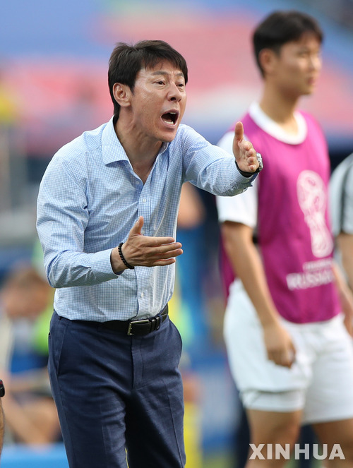 (180618) -- NIZHNY NOVGOROD, June 18, 2018 (Xinhua) -- Head coach Shin Tae-yong of South Korea reacts during a group F match between Sweden and South Korea at the 2018 FIFA World Cup in Nizhny Novgorod, Russia, June 18, 2018. Sweden won 1-0. (Xinhua/Wu Zhuang)