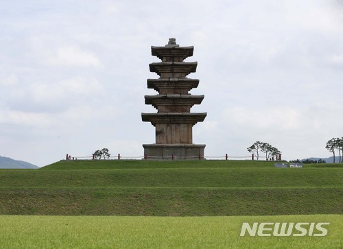 【익산=뉴시스】조수정 기자 = 백제문화유산주간인 11일 오후 익산시 왕궁면 궁성로 왕궁리유적 5층석탑의 모습. 2018.07.12. chocrystal@newsis.com