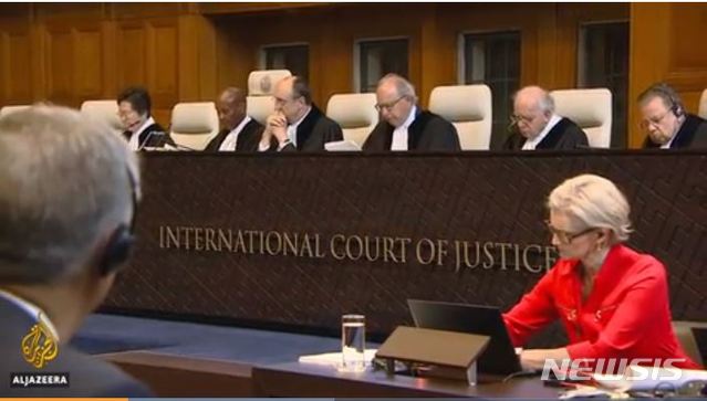 【서울=뉴시스】유엔 국제사법재판소(ICJ)는 23일 아랍에미리트(UAE)에 의해 가족들과 강제로 헤어져야 했던 카타르 가족들을 재결합시키라고 판결했다. <사진 출처 : 알자지라> 2018.7.24