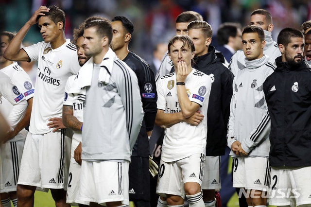 【탈린(에스토니아)=AP/뉴시스】레알 마드리드 선수들의 허탈한 표정.