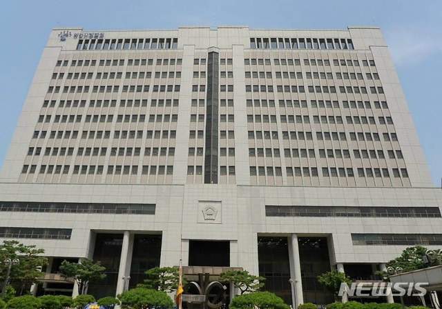 여친 폭행하고 아파트 7층서 추락사 시킨 50대 징역 3년 