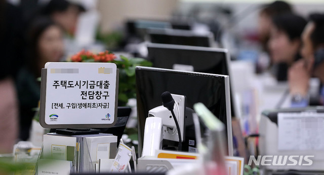 부동산시장 '꿈틀'…8월 가계대출 7.4조원 급증