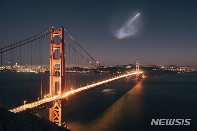 샌프란시스코 하늘에서 관측된 우주선 발사장면 