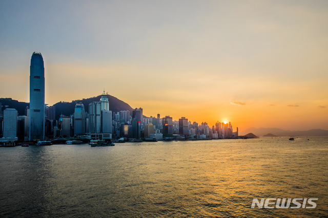 홍콩 주민 5명 중 1명 빈곤층…고령화·천정부지 집값이 원인