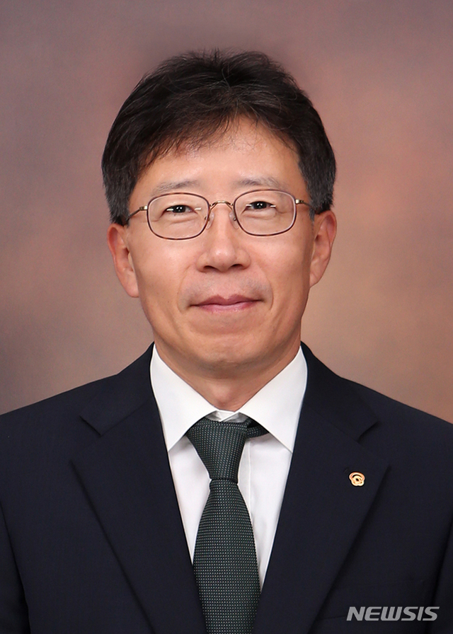 associate_pic4