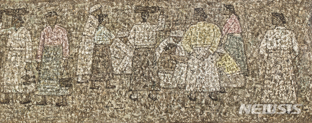 【서울=뉴시스】 박수근, 시장의 사람들oil on masonite24.9×62.4cm, 1961signed on the reverse,추정가 40억~55억