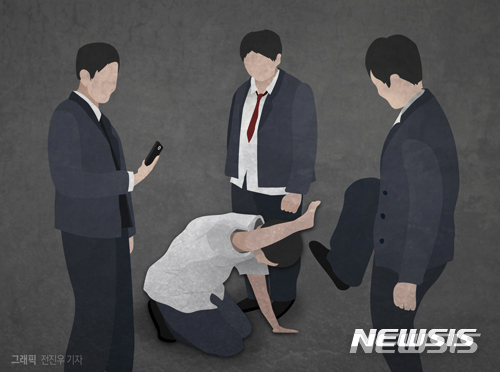 경찰, '추락사 중학생' 패딩점퍼 압수…유족에게 반환