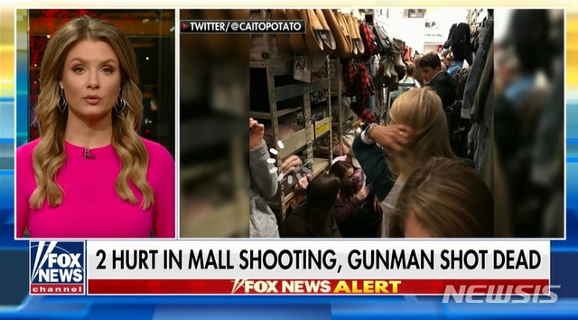 【로스앤젤레스=뉴시스】 미국의 최대 쇼핑날인 '블랙 프라이데이'를 2시간여 앞두고 앨바배마주의 한 쇼핑몰에서 총격사건이 발생해 12세 소녀와 18세 남자 등 2명이 다쳤고, 총을 쏜 용의자는 출동한 경찰의 총에 맞아 숨졌다.<사진=폭스뉴스 방송 캡처> 2018.11.23  