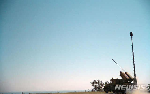 【서울=뉴시스】해병대에서 전력화 중인 2.75인치 유도 로켓 비궁. (사진=뉴시스DB)