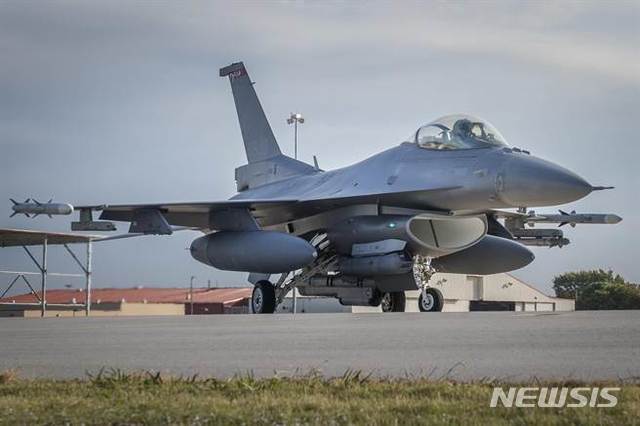 대만은 미국제 최신예 개량형 전투기 F-16V 72대의 도입을 적극 추진하고 있다(미국 공군 홈페이지 캡처)