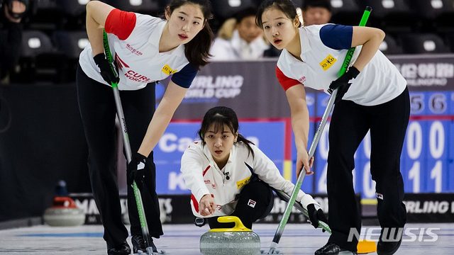 여자컬링, 월드컵 준우승···일본에게 아쉬운 6:7 역전패