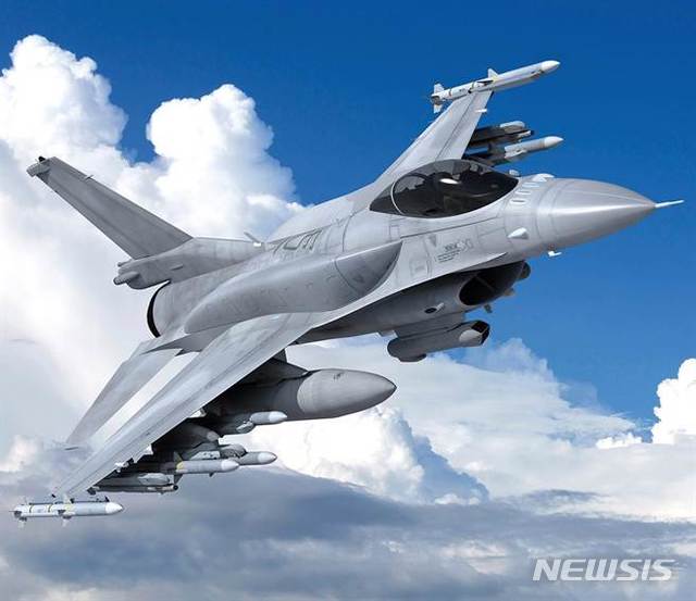 슬로바키아는 미국 록히드 마틴 F-16 블록 70 전투기 14대를 13억 달러에 도입하기로 계약을 체결했다(사진은 록히드 마틴 홈페이지 캡처)