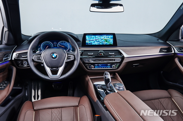 [시승기]첨단 반자율주행으로 탑승자 안전 확보...BMW '뉴 520d'