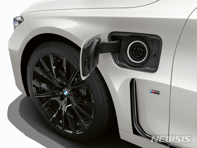 BMW, '제네바 국제모터쇼'서 세계 최초로 선보일 차종은? 