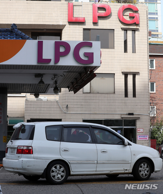 '일반인도 구매가능'…LPG차량 규제 폐지에 판매 늘었다
