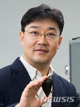 associate_pic